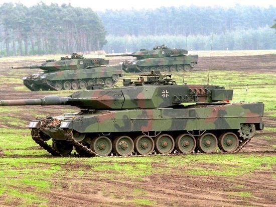 Возможные сроки поставок Leopard на Украину назвал производитель танков