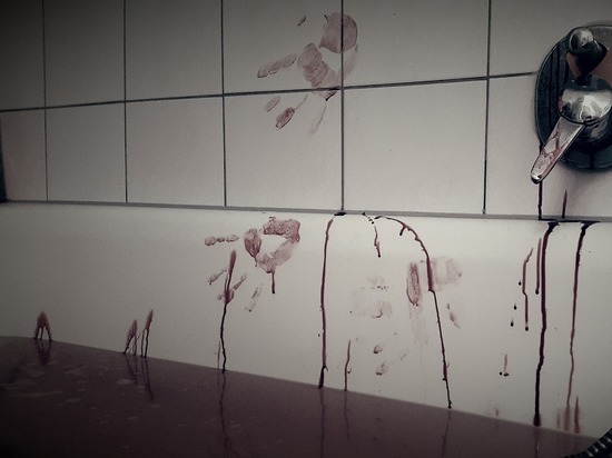 В Улан-Удэ в туалете кафе нашли истекающего кровью мужчину