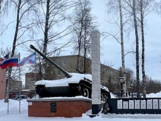 Мемориальные таблички с именами соотечественников, погибших на границе с Украиной, установят на Аллее славы в Глазове