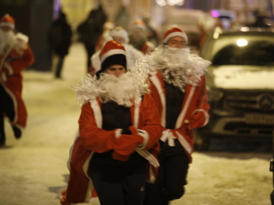 Деды Морозы пробежали марафон по Оленегорску