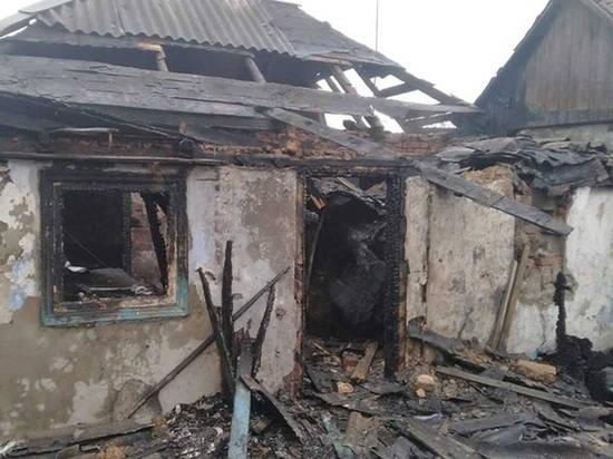 В Ростовской области семья с четырьмя детьми из-за пожара осталась без дома зимой