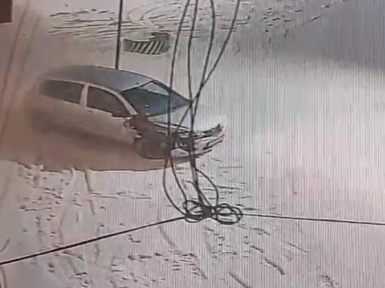 Здание администрации Кабанского района Бурятии протаранил автомобиль