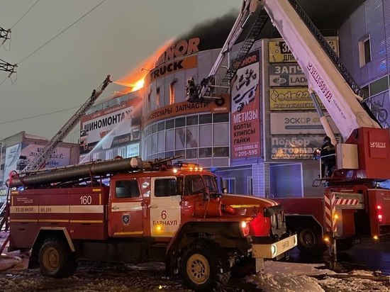 В Барнауле умер пожарный, пострадавший после тушения ТЦ «Успех»