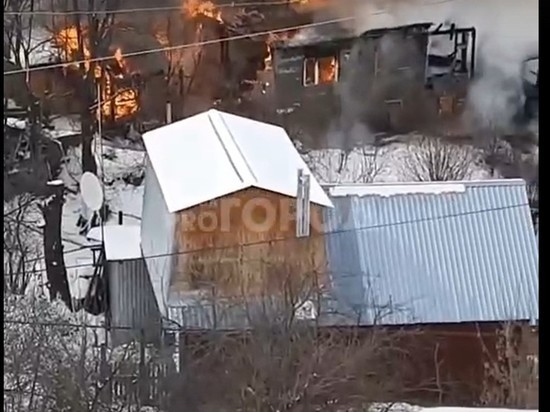 В Алатыре огонь уничтожил дом многодетной семьи