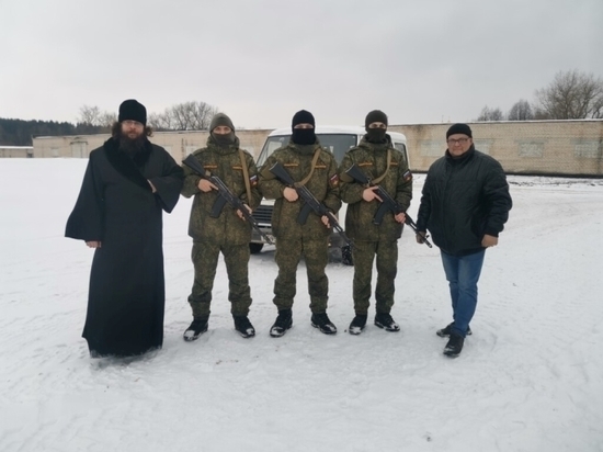 Старообрядцы из брянских Клинцов передали бойцам микроавтобус
