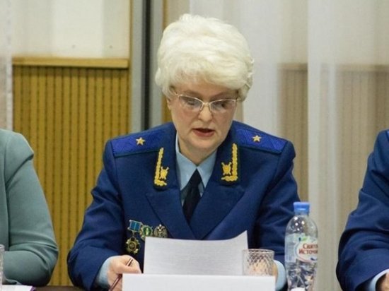 Экс-зампрокурора Любовь Кузьменок этапировали в Новосибирскую область