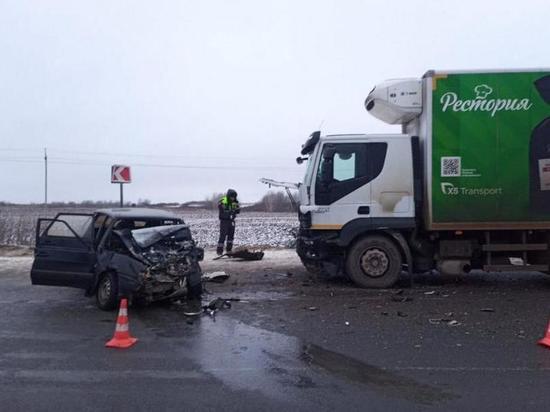 В Кораблинском районе в ДТП с фурой погиб 55-летний водитель ВАЗ-2114