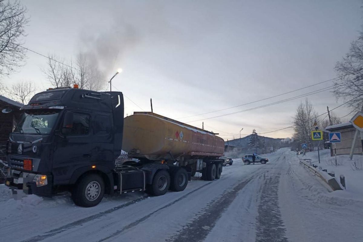 Ребёнок погиб под колёсами большегруза в Бодайбо - МК Иркутск