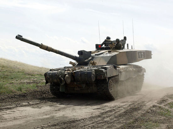 Британия собралась убедить США и Канаду поставить танки Украине