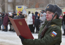 Во вторник, 17 января, министр обороны Сергей Шойгу провел в Москве совещание с высшим армейским командным составом - решался вопрос наращивания численного состава Вооруженных сил РФ