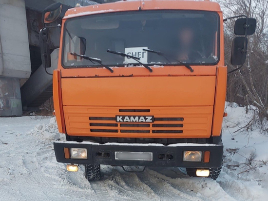 В Омске выявили незаконный вывоз снега