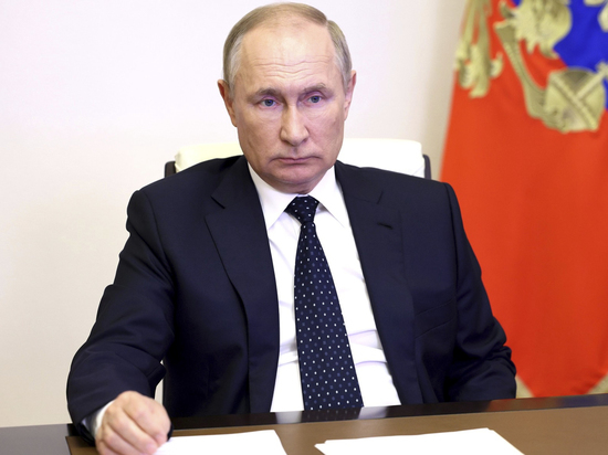 Путин призвал добиться повышения зарплат россиян