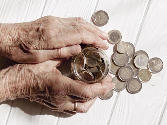 Германия: Миллионы женщин сталкиваются с бедностью в старости