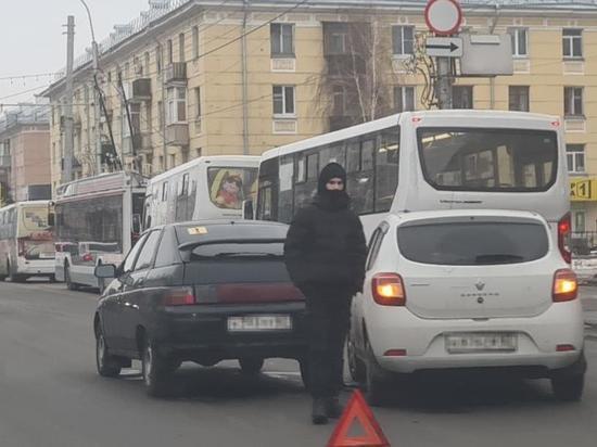 На Первомайском проспекте в центре Рязани произошла авария