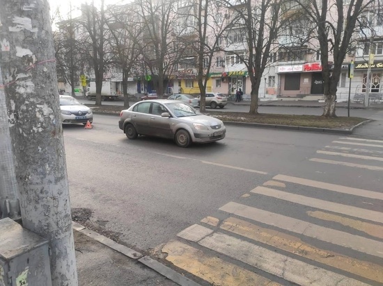 В Ростове на Ленина 15-летняя девочка попала под колеса иномарки