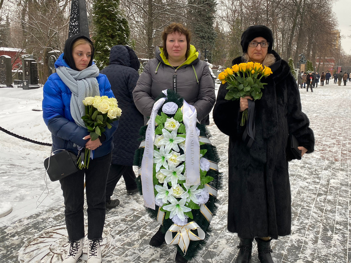 На похороны Инны Чуриковой собрались поклонники Шатунова, Жириновского и Меньшова
