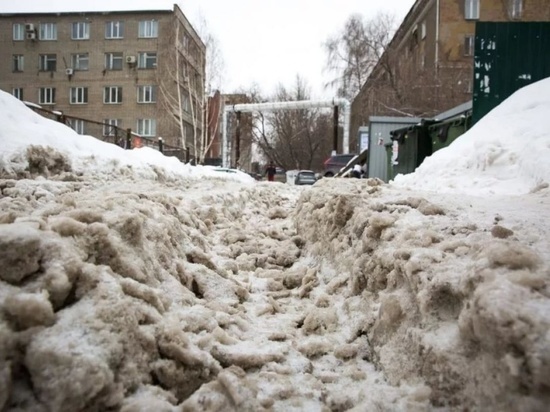 Ярославцы просят привести в порядок тротуар возле вагоноремонтного завода