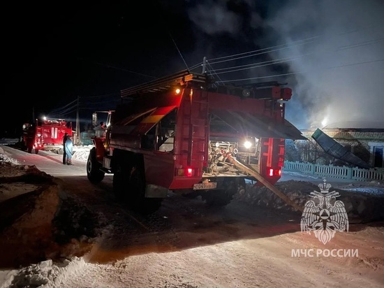 Двое пенсионеров погибли при пожаре в частном доме в Варненском районе
