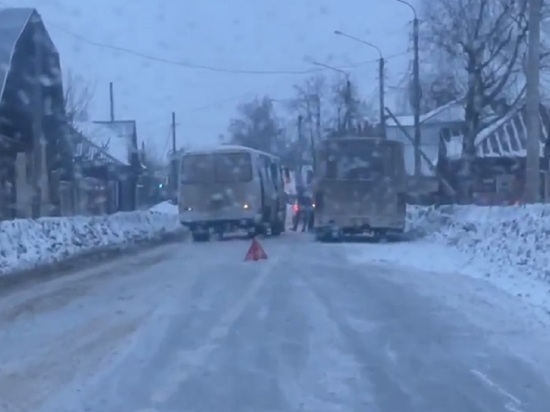 Причиной вчерашней грандиозной пробки в Костроме стало ДТП на улице Водяной