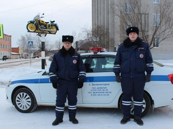 В Красноярском крае полицейские помогли спасти жизнь мужчины с приступом эпилепсии