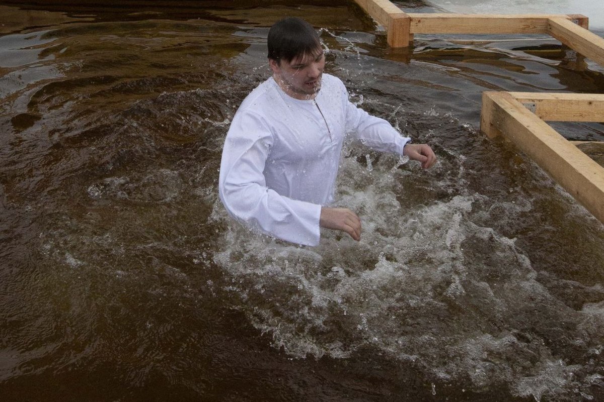 Пензенский врач рассказала, кому нельзя купаться на Крещение - МК Пенза