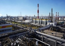 На фоне европейского эмбарго на российские нефтепродукты отечественные нефтеперерабатывающие заводы (НПЗ) ожидают снижения объемов производства на 15%