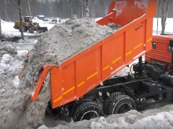 Ярославцам рассказали, куда вывозят снег с городских улиц