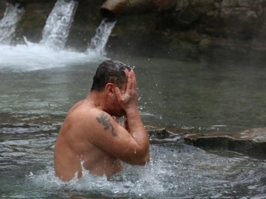 Перед Крещением ростовчанам напомнили о правилах безопасности во время купания в проруби