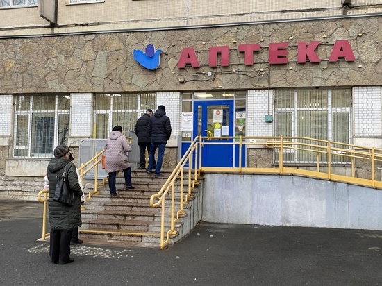 Судебные приставы назвали 2022 год лучшим по обеспечению новгородцев лекарствами