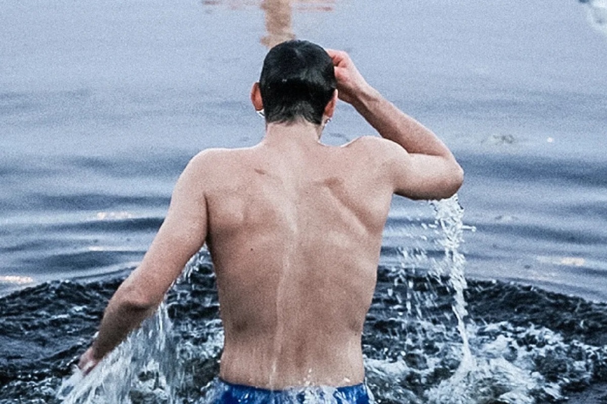 Терапевт: купание в проруби без подготовки опасно для сердечно-сосудистой системы
