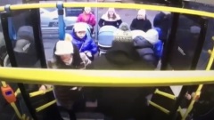Водители лазурных автобусов получают благодарность от петербуржцев за оказанную помощь