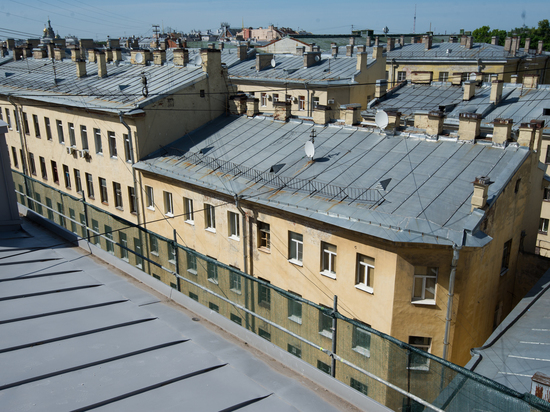 «Вторая жизнь» для материалов: в ФКР рассказали о новой технологии ремонта крыш в Петербурге