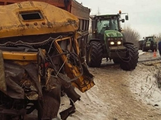 В Курской области в ДТП с двумя КАМАЗами госпитализация потребовалась 29-летнему водителю
