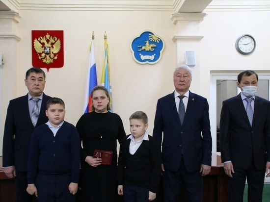 В столице Тувы прошла церемония вручения посмертных  Орденов Мужества