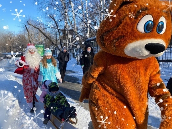 Тигр Шторм в хабаровском зоосаде бегал наперегонки с ростовой куклой