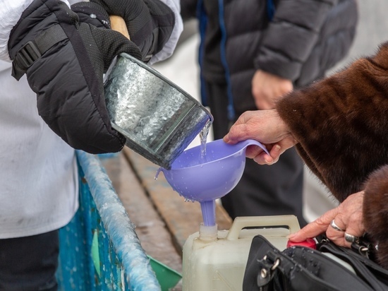 Священник в Новосибирске рассказал об использовании святой воды при приготовлении пищи