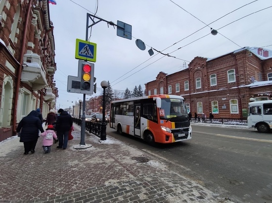 "Нет кондуктора-проезд бесплатный": томичи обсуждают тему повышения стоимости проезда в автобусах до 28 рублей