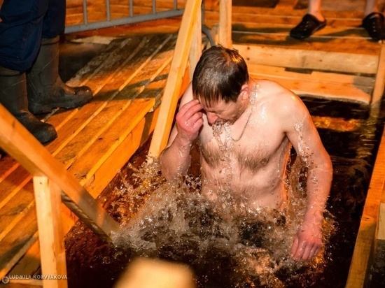 Впервые после пандемии в Петрозаводске состоялись крещенские купания