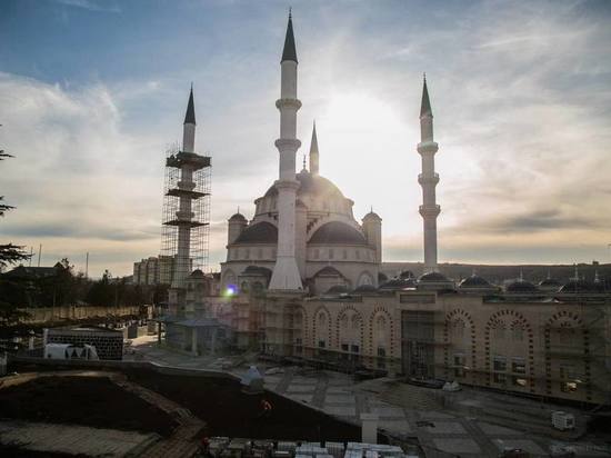 В Соборной мечети Крыма закончили с основными строительно-монтажными работами