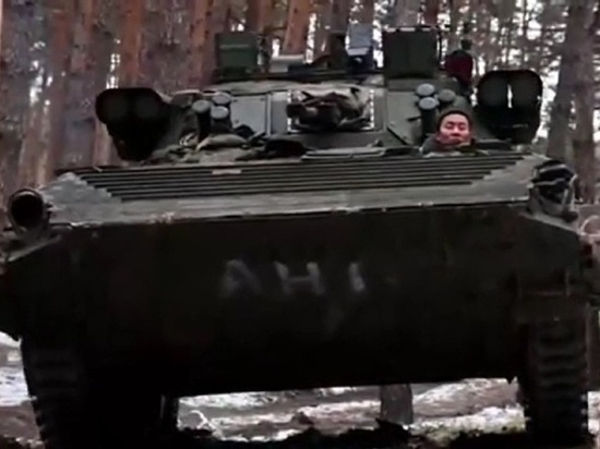 Российские военные задействовали в ЛНР модернизированные БМП с модулем «Бережок»