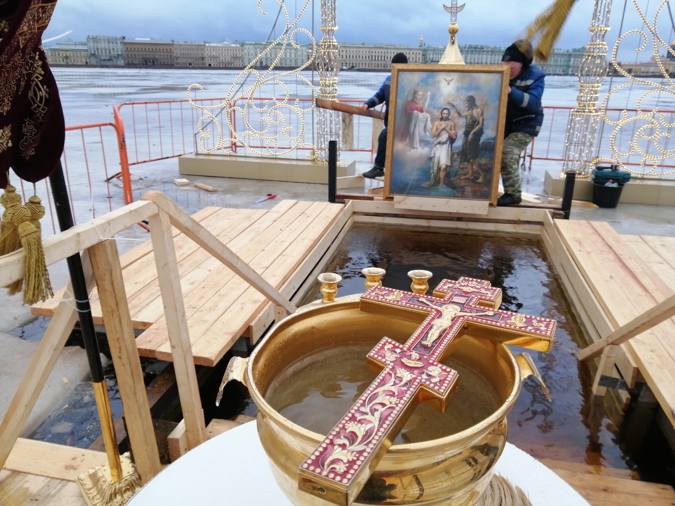 Как в Петербурге готовят главную крещенскую купель