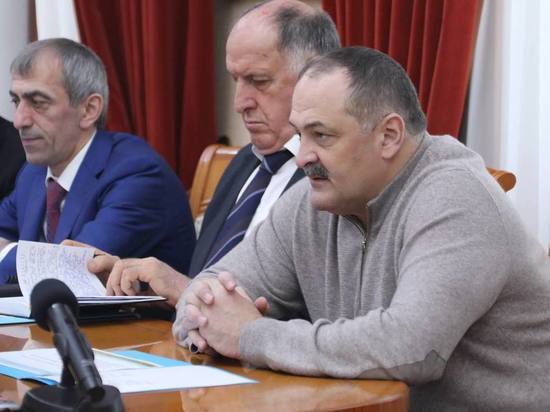 Глава Дагестана встретился с руководством «Россельхозбанка»