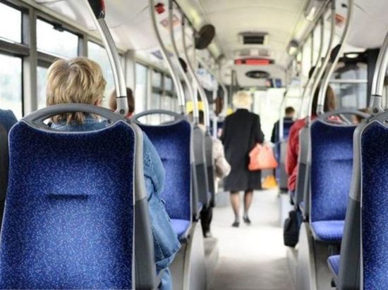 В Орле водитель автобуса вернул женщине забытые в салоне редкие лекарства
