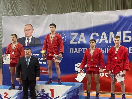 На всероссийских соревнованиях по самбо победил спортсмен из Тамбова