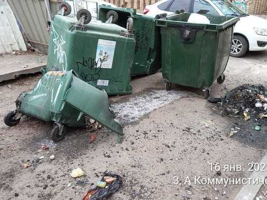 В Астрахани уничтожили 32 мусорных контейнера: идет поиск поджигателей