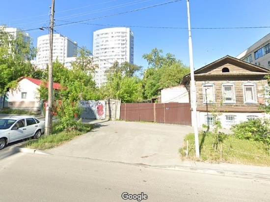 Два здания в центре Екатеринбурга снесут ради школы
