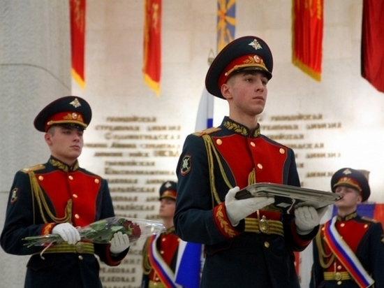 В Волгограде родным погибших в СВО бойцов передали 4 ордена Мужества