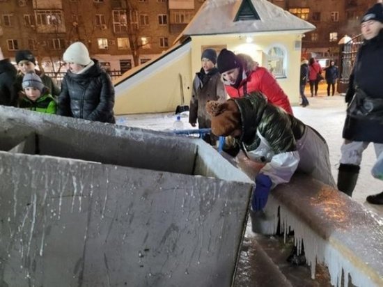 Опоздавшие за святой водой жители Новосибирска разобрали все сосульки