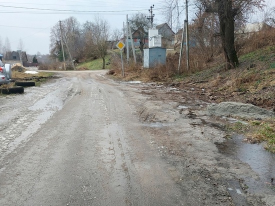 Суд потребовал построить тротуары в брянском селе Толмачево