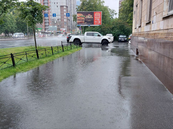 Вот и все — приплыли: спасут ли весной городские ливневки Петербург от затопления